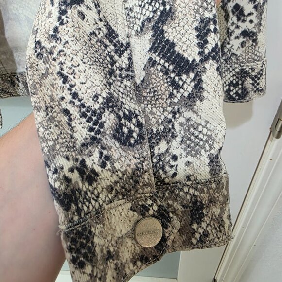 Sanctuary Women’s Snake Print Cropped Jacket – Size S – Animal Print Denim Style - Picture 6 of 12